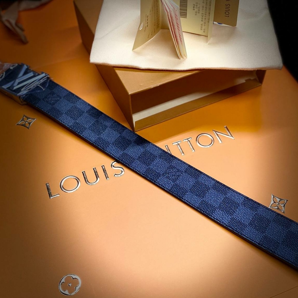 Louis vutton belt